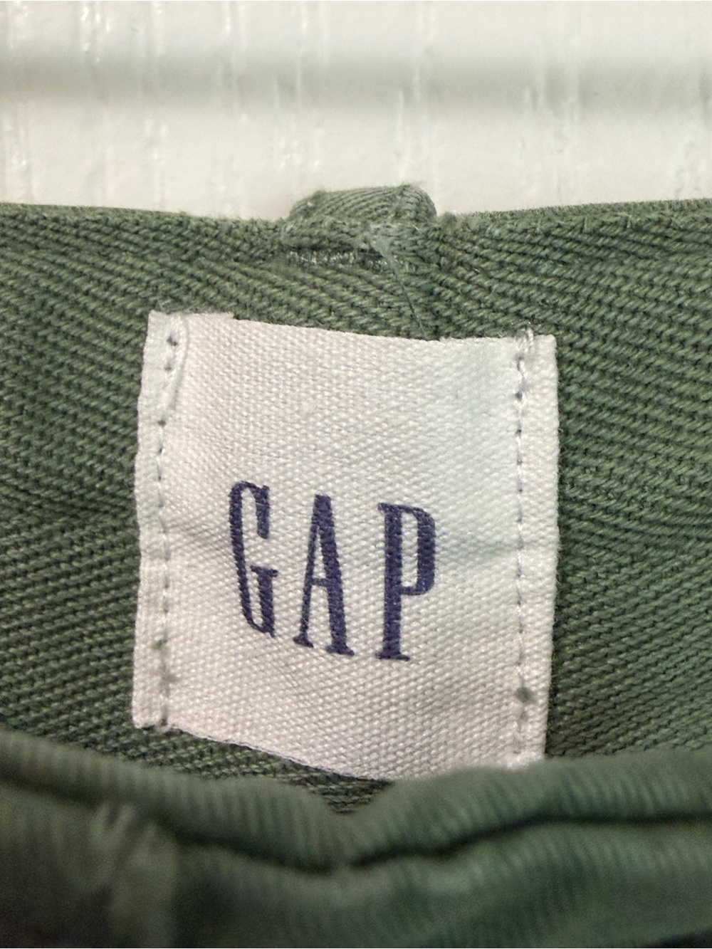 NWT GAP 5" Khaki Short In Olive - Picture 5 of 9